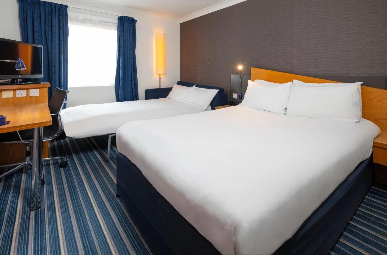 Standard Double Room with Sofa Bed and Free Hot Breakfast