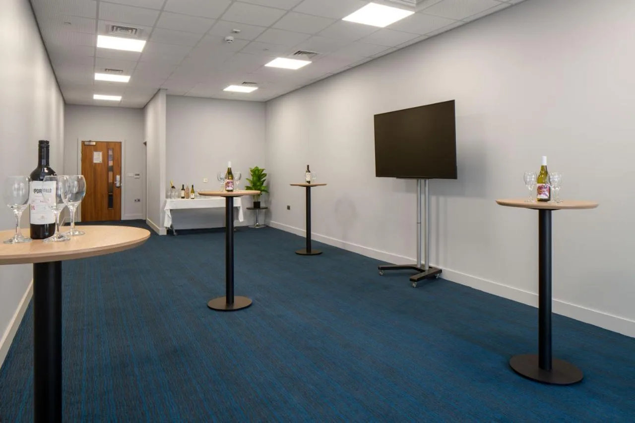 Double Room with Free Hot Breakfast - Accessible